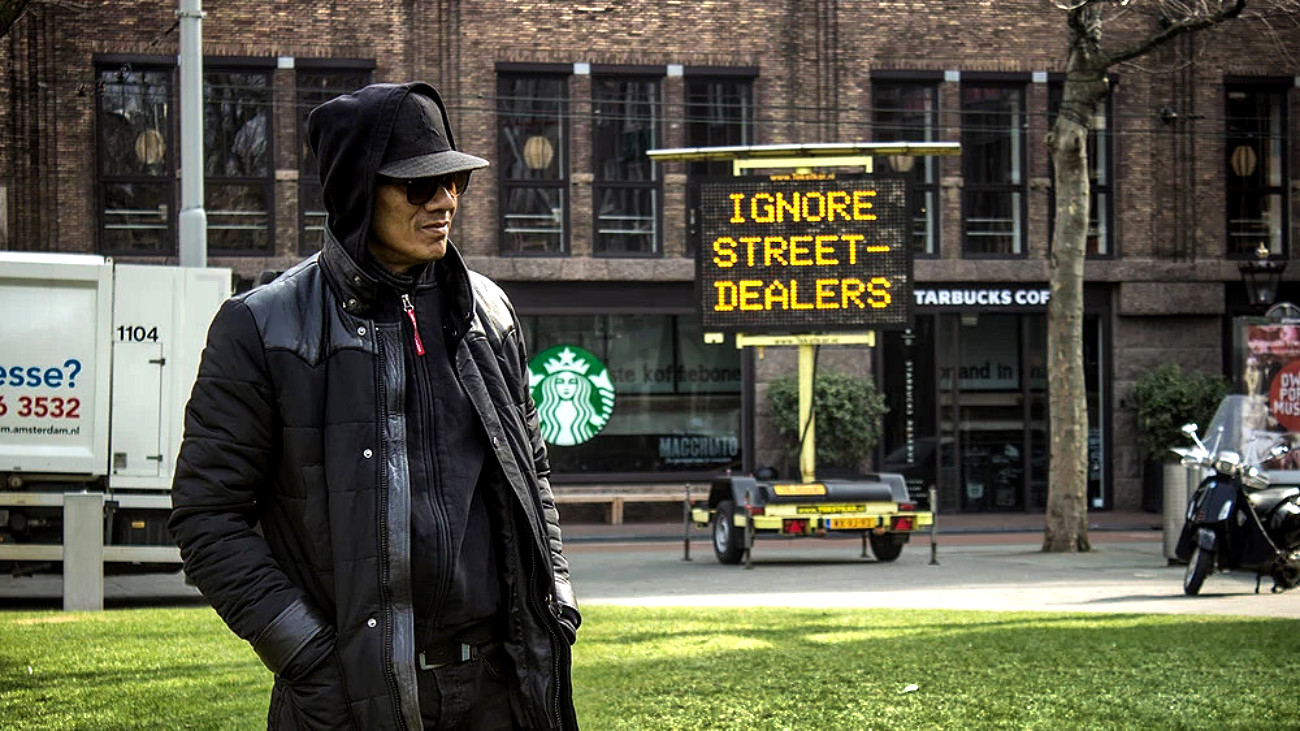 The Art of Not Being Conned - Street-Drug-Dealer-Hustler-in-Amsterdam-Netherlands | detcadeR